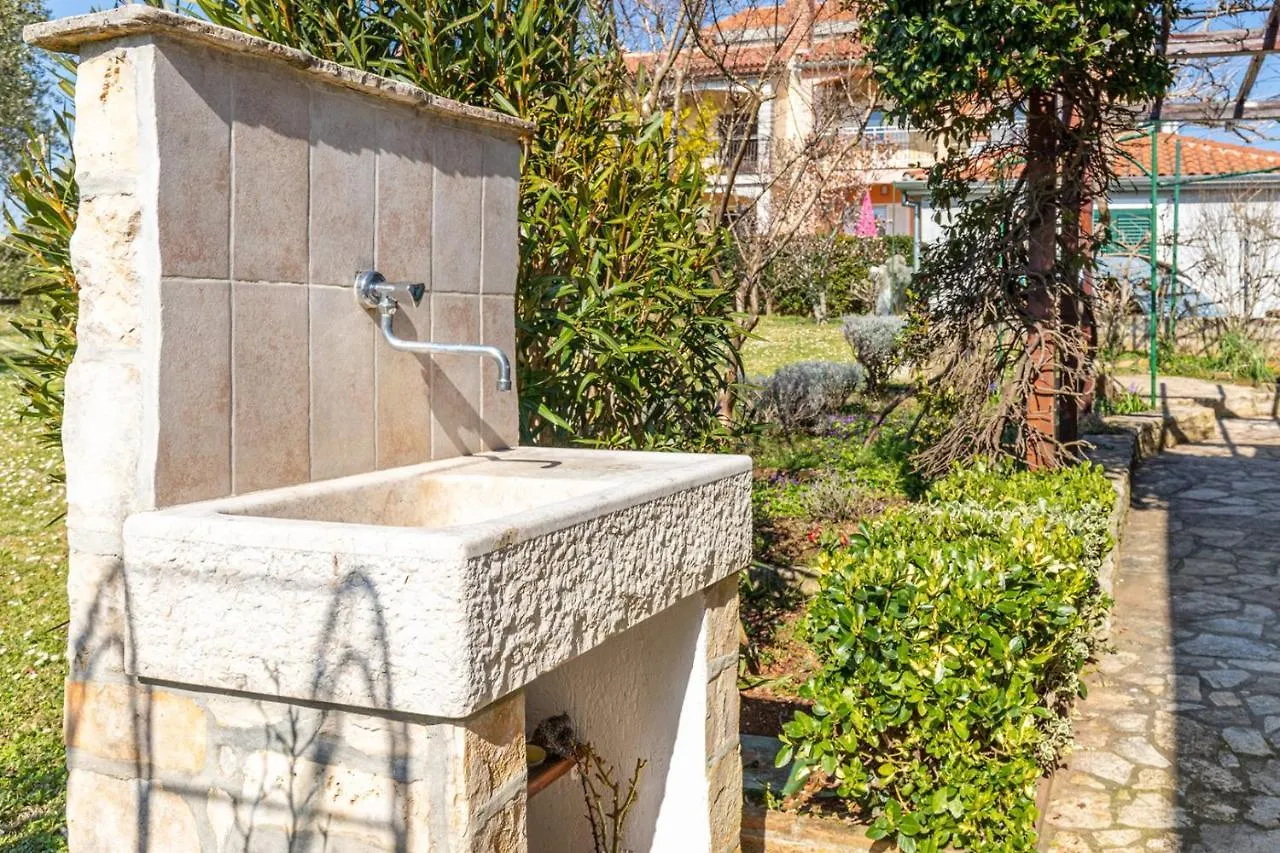 Apartment Holiday Home Cohar Rovinj