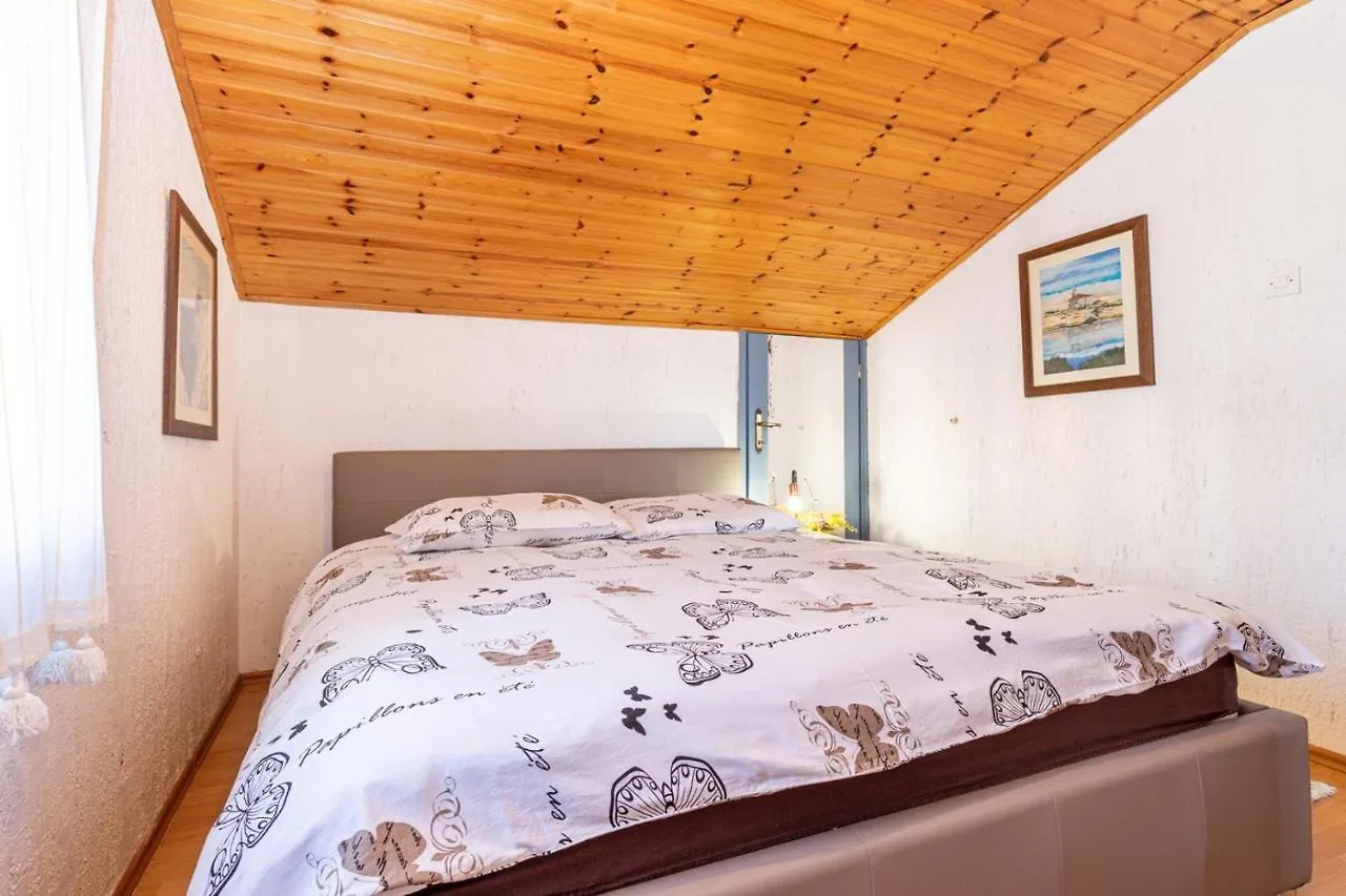 Apartment Holiday Home Cohar Rovinj