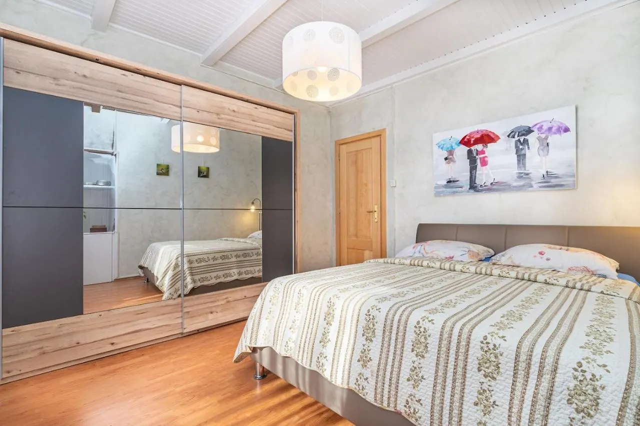 Apartment Holiday Home Cohar Rovinj